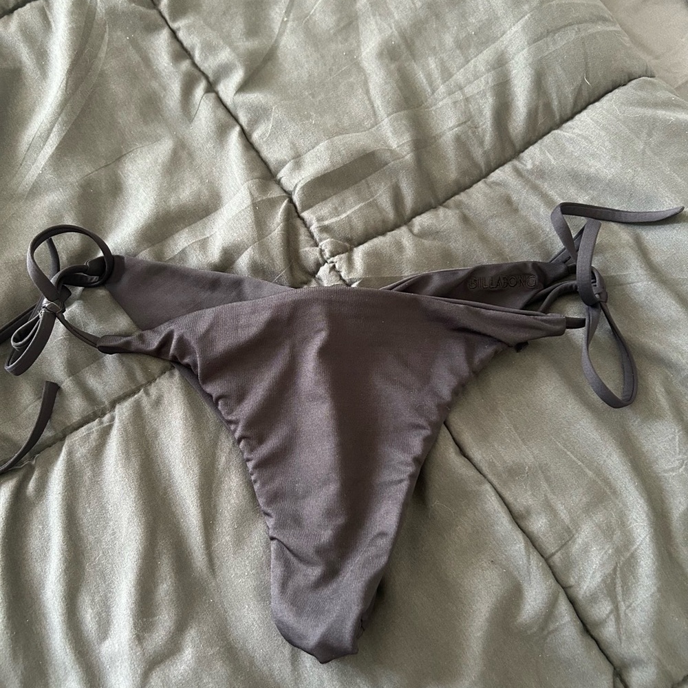 Billabong tangas bottoms